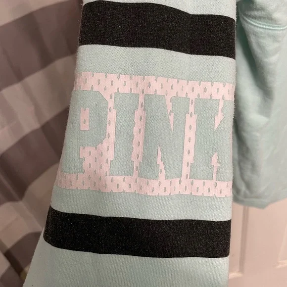 ❌SOLD❌ Pink Pullover/Heavy shirt - Picture 3 of 5